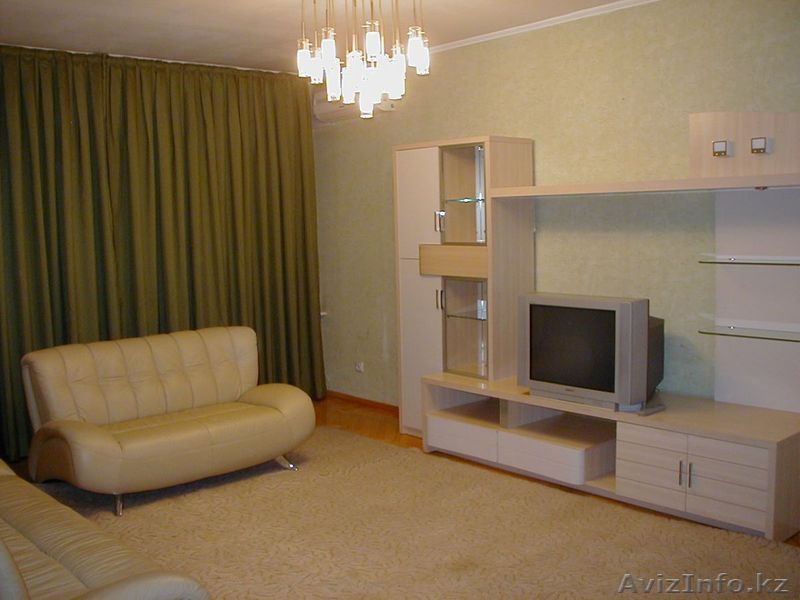 Продам 3-комнатную квартиру в центрне Алматы по адресу Амангельды - Калинина - Изображение #1, Объявление #133829