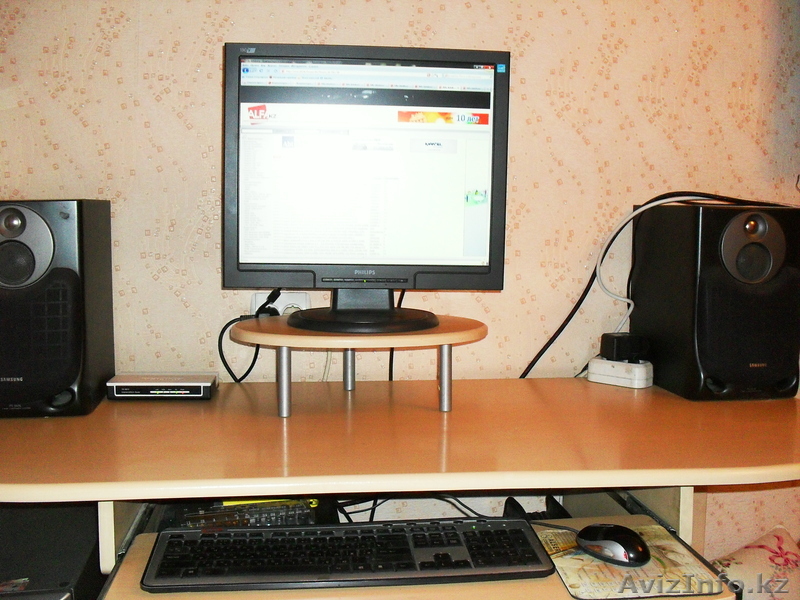 Продам системный блок и монитор,компьютерный стол - Изображение #1, Объявление #179803