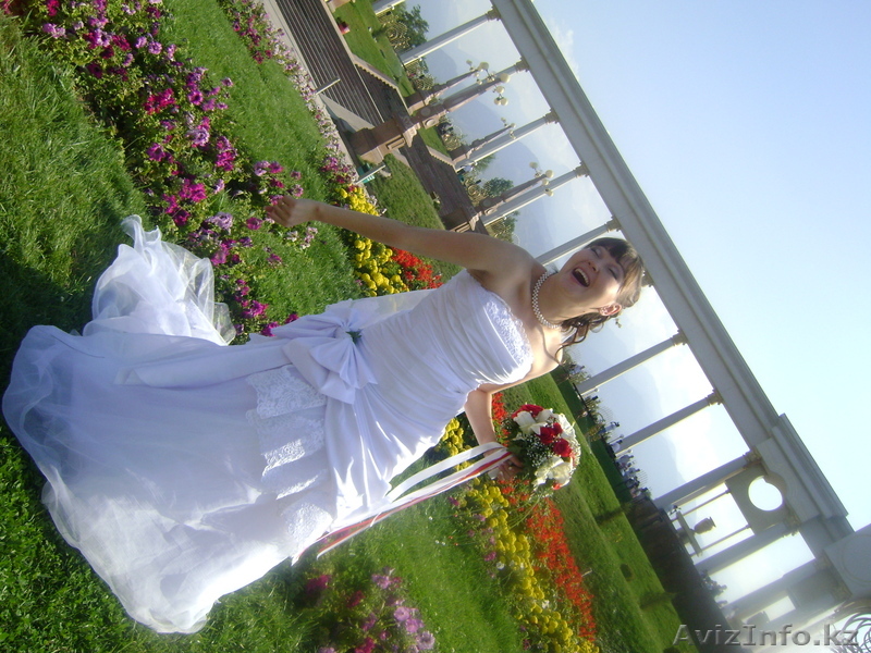 Шикарное Свадебное платье шлейф 1 метр. - Изображение #1, Объявление #241311