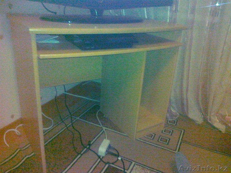 Продам подставка для компьютера в хорошом состояний - Изображение #1, Объявление #469123