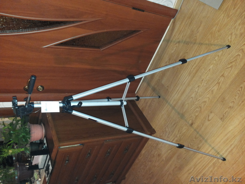 Продам штатив для фотокамер и видеооборудования - Изображение #1, Объявление #1041926