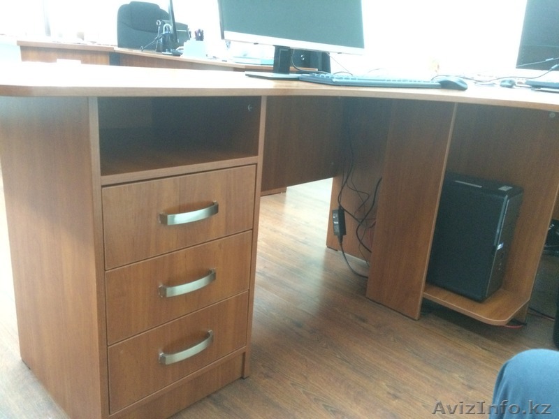 Угловой офисный стол с тумбой - Изображение #1, Объявление #1177646
