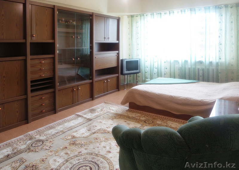 Сдам 1-комнатную квартиру, р-н ЦУМа, помесячно - Изображение #1, Объявление #1306092