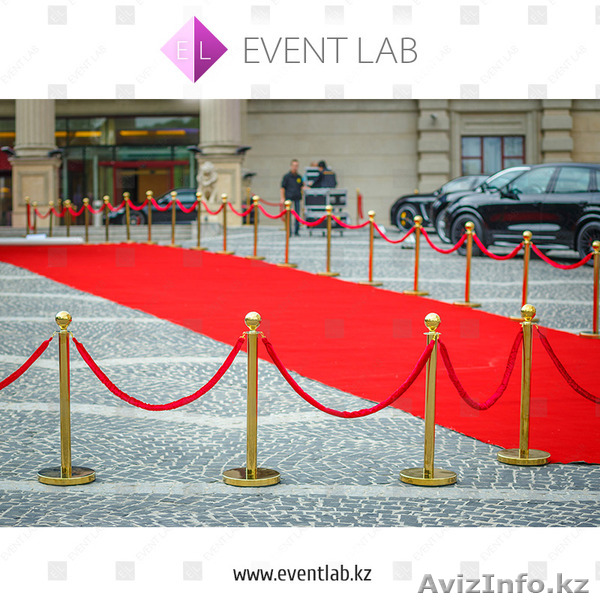 Аренда стоек ограждения золотого цвета в Алматы - Изображение #1, Объявление #1353255