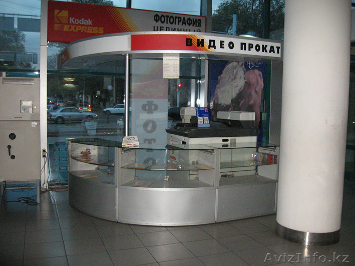 Витрина 5 штук стекло- мдф - Изображение #1, Объявление #1369062