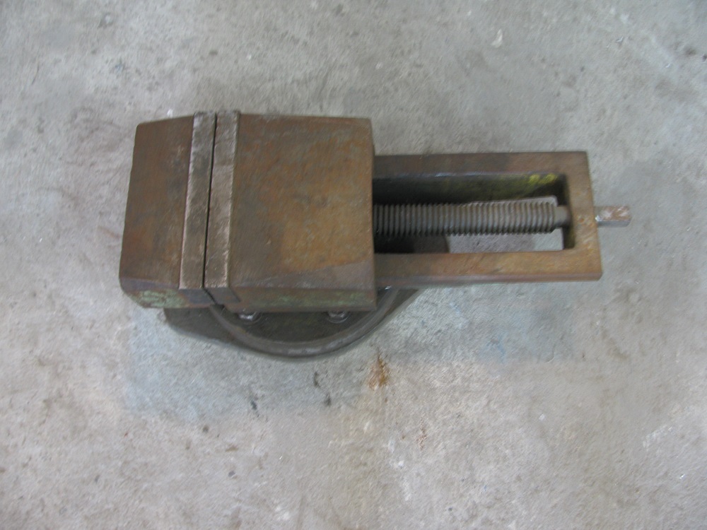 Продам тиски станочные 250 мм Б/У - Изображение #1, Объявление #1720600