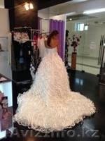 свадебное платье, шикарное, белого цвета, се шлейфом, размер (s-m) - Изображение #1, Объявление #948994