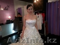 свадебное платье, шикарное, белого цвета, се шлейфом, размер (s-m) - Изображение #2, Объявление #948994