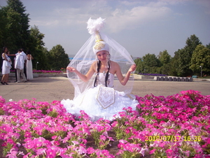 сдаю на прокат национальное свадьебное платье и костюм жениха - Изображение #1, Объявление #55810