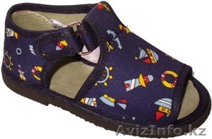 Туфли детские текстильные.