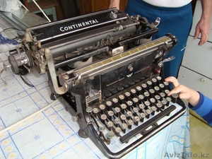 Продам старинную печатную машинку Continental 30-40-х годов и старые пластинки.  - Изображение #1, Объявление #634499