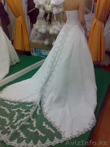 Срочно продам шикарное свадебное платье со шлейфом