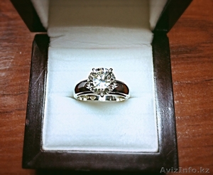 Продам золотое кольцо с бриллиантом! - Изображение #1, Объявление #964096