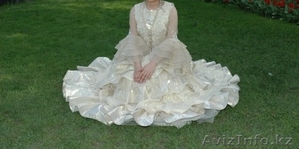 Продам свадебное казахское национальное платье нежно золотого цвета (эксклюзив) - Изображение #2, Объявление #1372702
