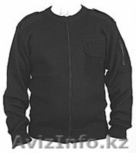 Джемпер форменный на молнии с карманом на рукаве, гладкая вязка, черного цвета. - Изображение #1, Объявление #1528832