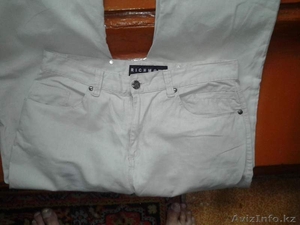 продам новые летние штаны Richmond-италия.летние новые. - Изображение #1, Объявление #1556797