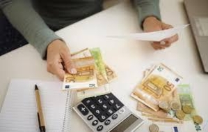 Мы выдаем кредиты физическим лицам.