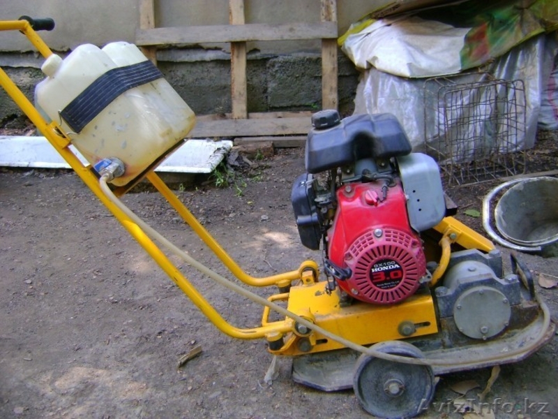 Продаю новую виброплиту SPLITSTONE VS 134 производства России с двигателем HONDA - Изображение #2, Объявление #44665