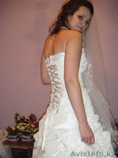 продам свадебное платье б\у - Изображение #3, Объявление #138804