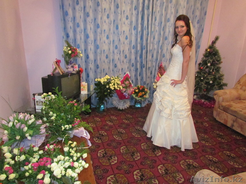 продам свадебное платье б\у - Изображение #2, Объявление #138804