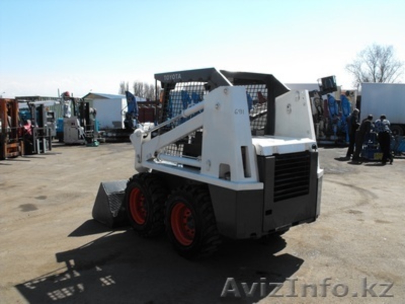 TOYOTA 2SDK7, мини фронтальный погрузчик, 17000 $, 1999 г.в., объём ковша  350кг - Изображение #3, Объявление #242784