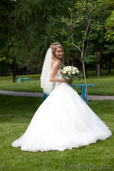 продаю очаровательное сваденое платье - Изображение #2, Объявление #287003