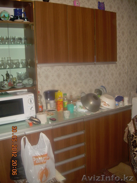 Продам мебель в отличном состоянии: шифонер, камод, кухню, прихожую - Изображение #3, Объявление #678690