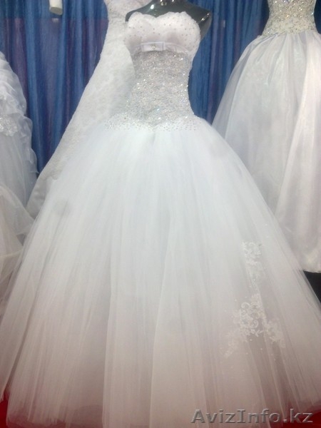 Продам красивое свадебное платье ПЛЮС подарок - Изображение #2, Объявление #777746
