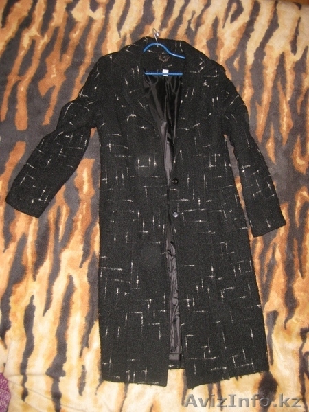 Продам пальто осенне в рубчик чёрного цвета - Изображение #1, Объявление #807353