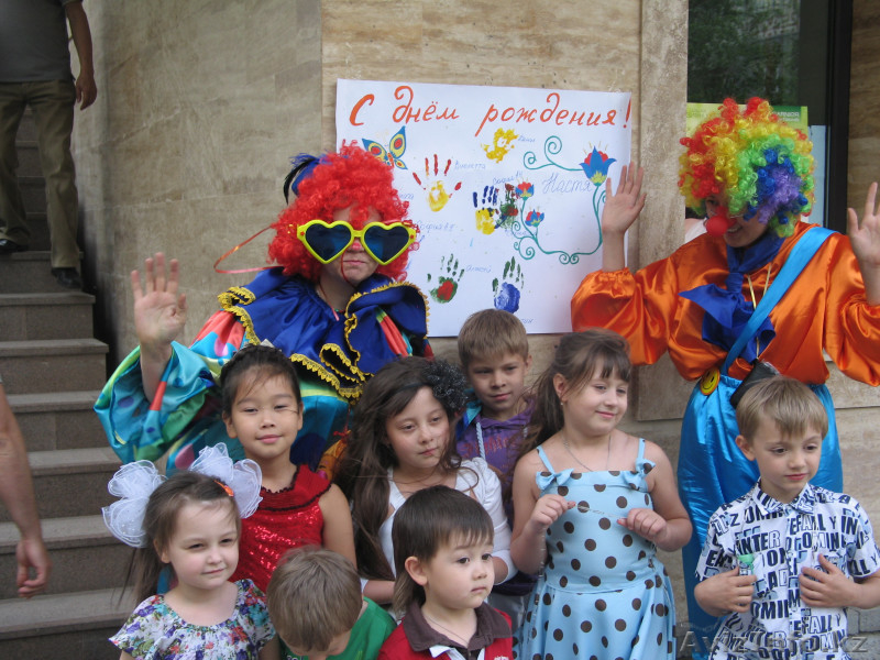 клоуны на русском и казахском языках недорого - Изображение #1, Объявление #824412