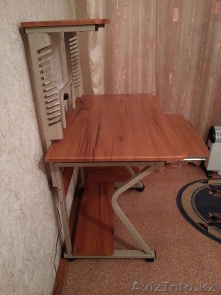 Продам компьютерный стол в хорошем состоянии  - Изображение #3, Объявление #841385