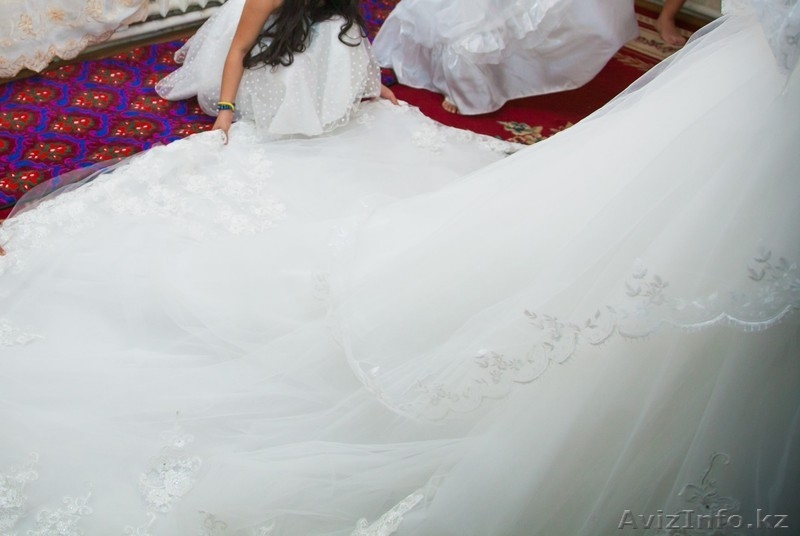 сдам напрокат свадебное платье со шлейфом - Изображение #3, Объявление #890025