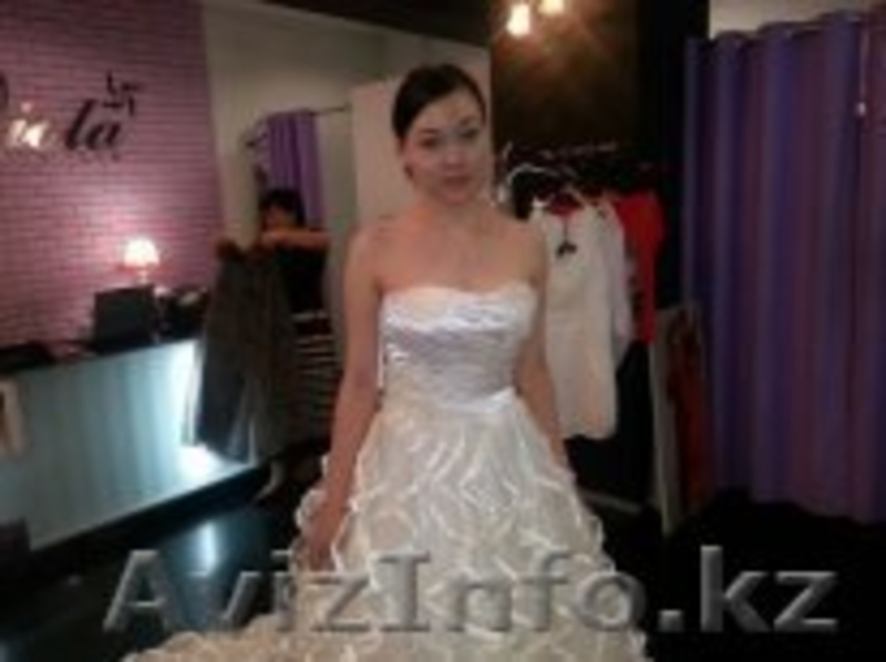 свадебное платье, шикарное, белого цвета, се шлейфом, размер (s-m) - Изображение #2, Объявление #948994