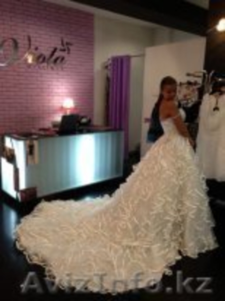 свадебное платье, шикарное, белого цвета, се шлейфом, размер (s-m) - Изображение #3, Объявление #948994