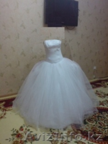 Срочно продам свадебное платье недорого - Изображение #1, Объявление #958334