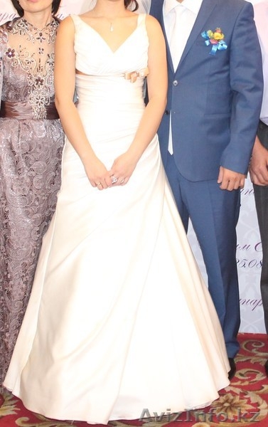 НЕДОРОГО продам итальянское свадебное платье - Изображение #4, Объявление #956903