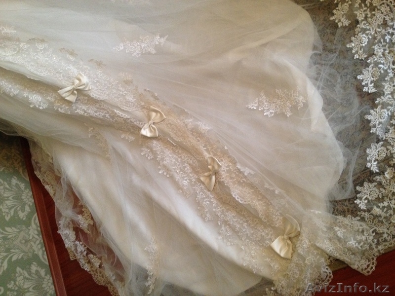 Свадебное платье со шлейфом и бантами! Цвет айвори размер М,42-44.  - Изображение #3, Объявление #1073739