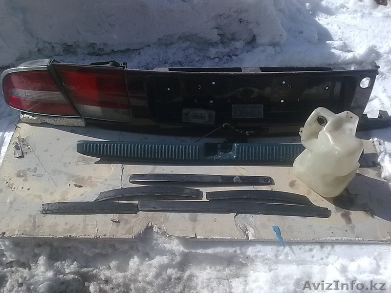 Mitsubishi Galant задний фонарь левый, обшивки багажника сидан, крышка запаски - Изображение #1, Объявление #1115283