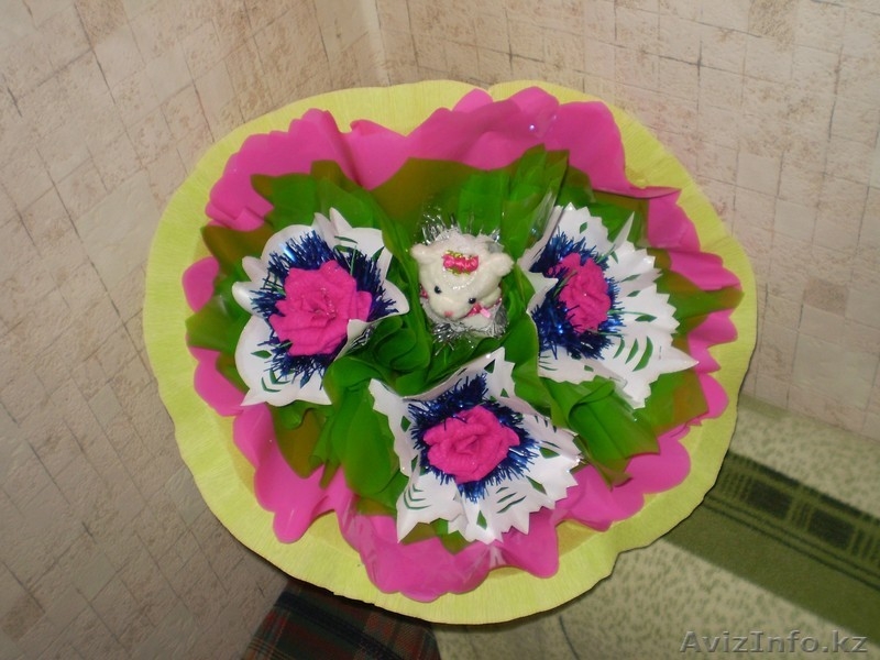 новогодние подарки, букеты из конфет вашим близким, коллегам, детям - Изображение #1, Объявление #1184094