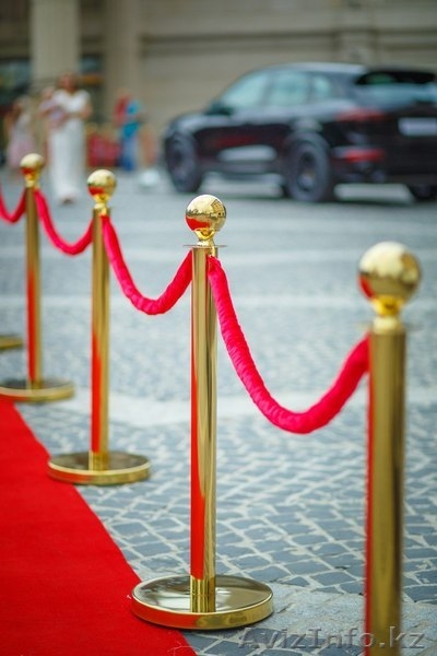 Аренда столбиков ограждений с красными канатами - Изображение #1, Объявление #1296208