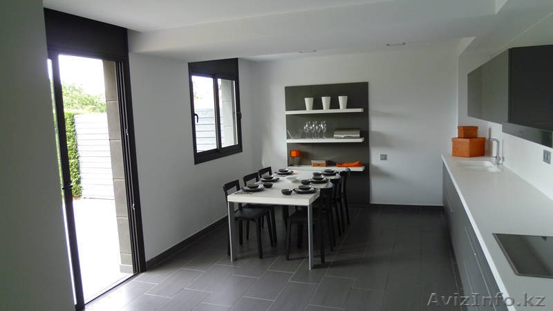 Элитный дуплекс с видом на море и бассейном под Барселоной - Изображение #6, Объявление #1391906