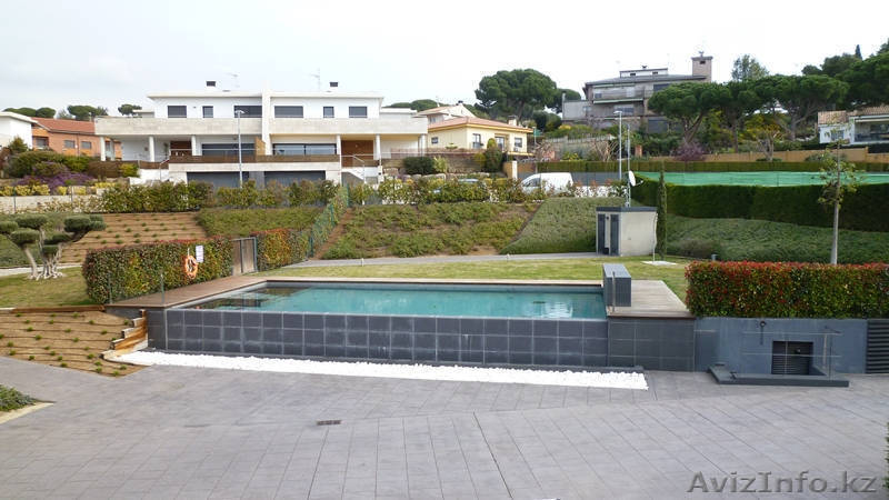 Элитный дуплекс с видом на море и бассейном под Барселоной - Изображение #10, Объявление #1391906