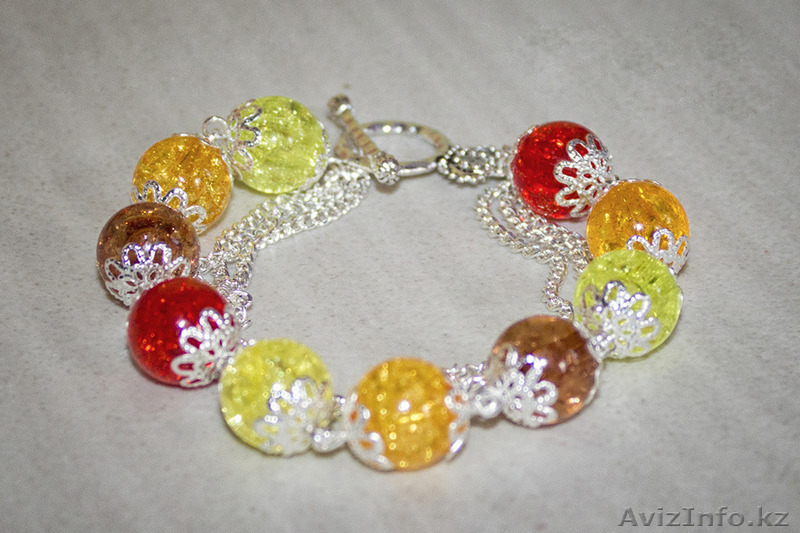 Браслет с акриловыми бусинами - Изображение #1, Объявление #1446287