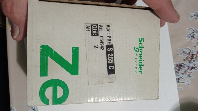 Контроллер Schneider ZELIO SR2 B201BD - Изображение #3, Объявление #1731407