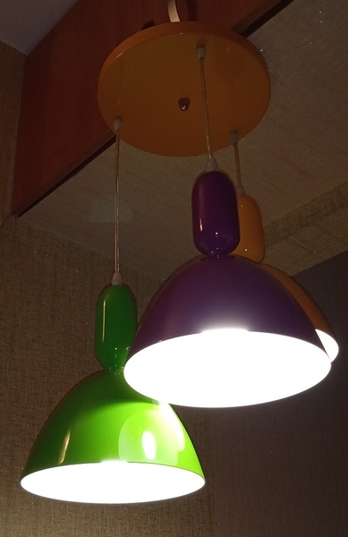 Люстра с тремя плафонами - подвесами б/у. - Изображение #4, Объявление #1738233